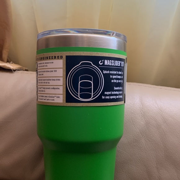 Yeti - Picture 5 of 5